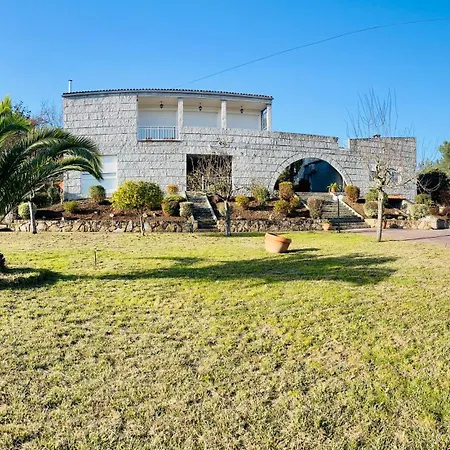 O Souto De Monteasnal Holiday home Ourense
